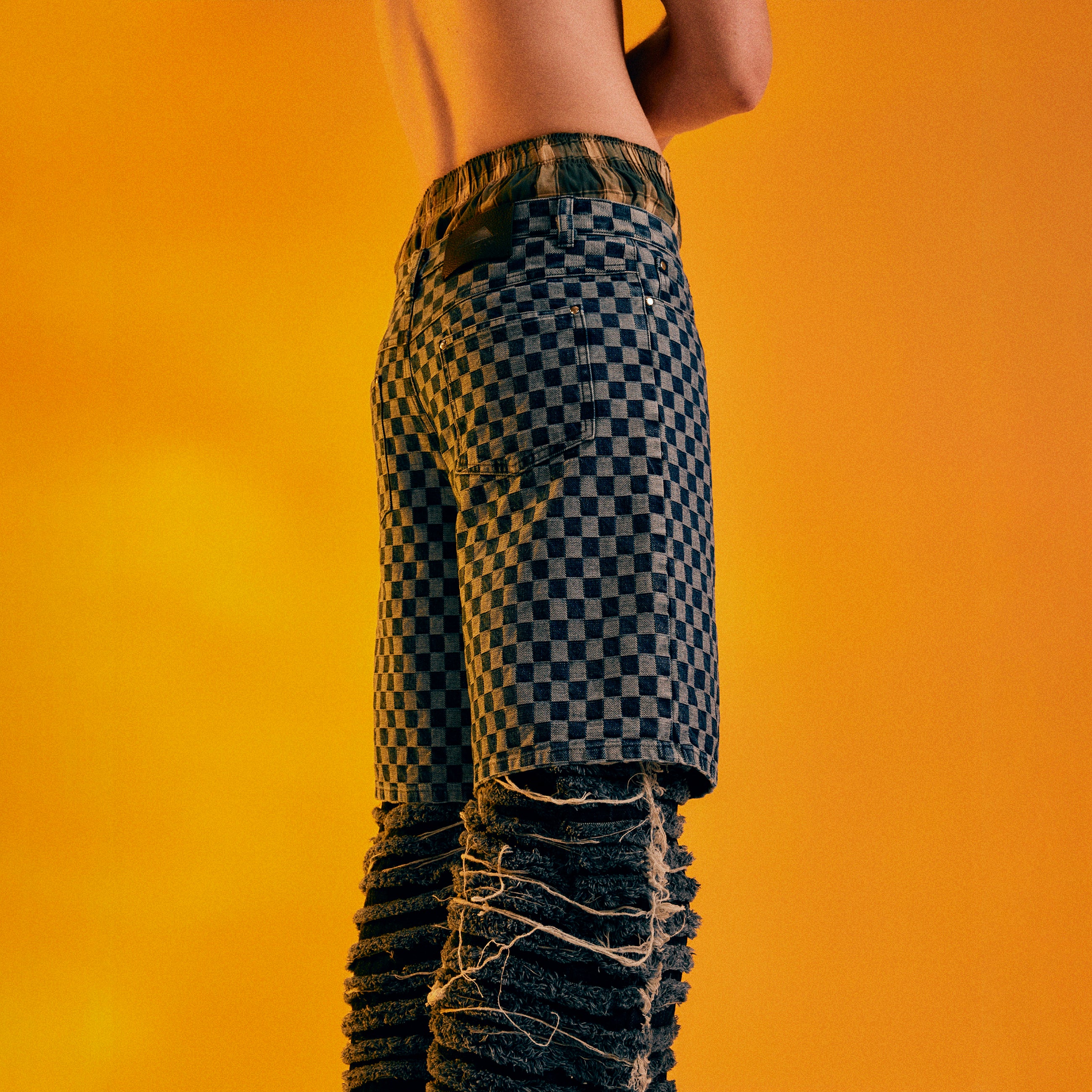 CHECKERED DENIM SHORTS