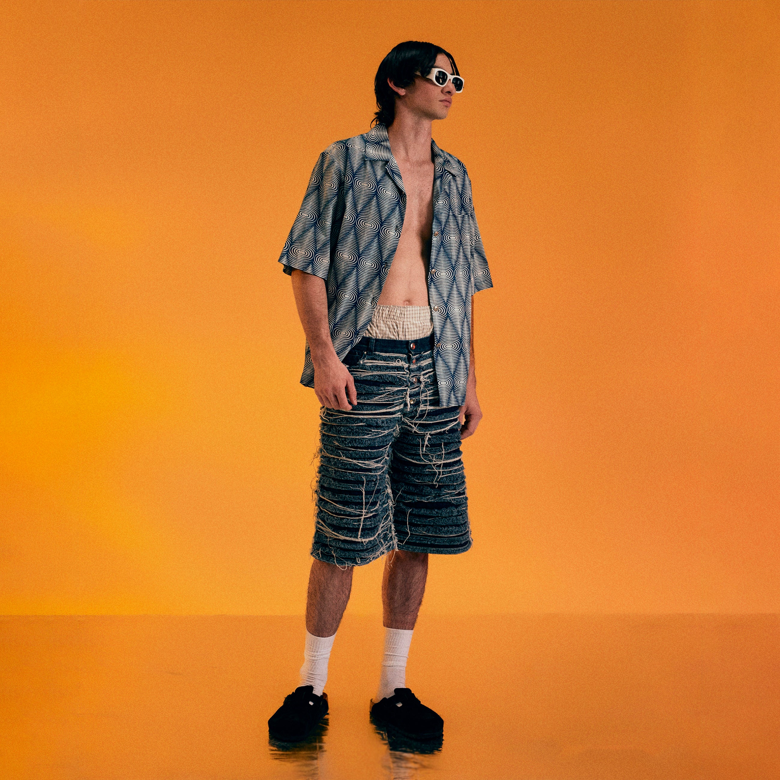 SHREDDED DENIM SHORTS