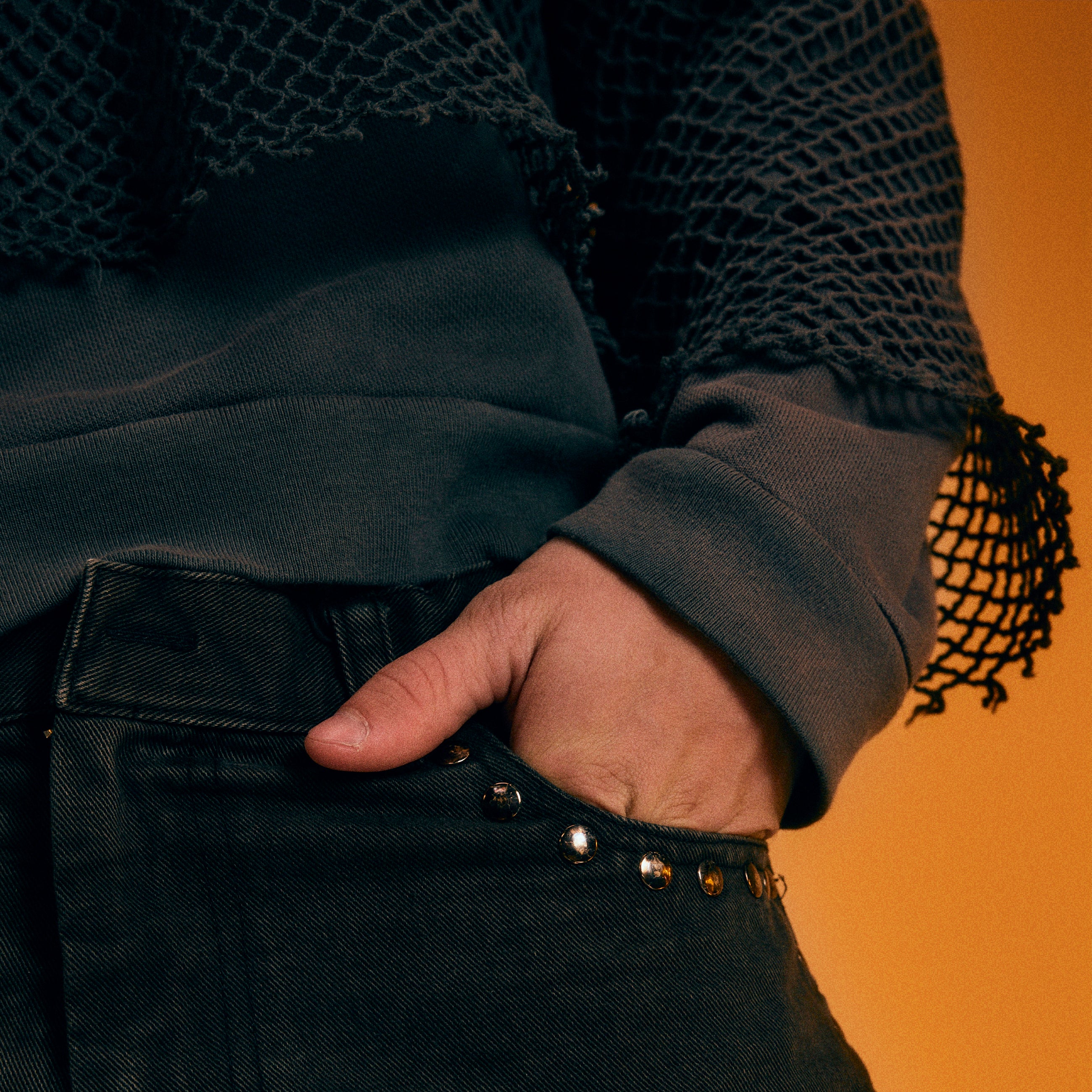 CHARCOAL NETTING PULLOVER