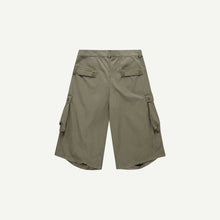OVERSIZED CARGO SHORTS IN GREEN